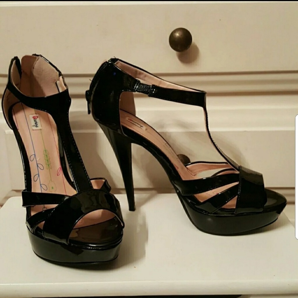 Black Platform stiletto. NWOT Never worn